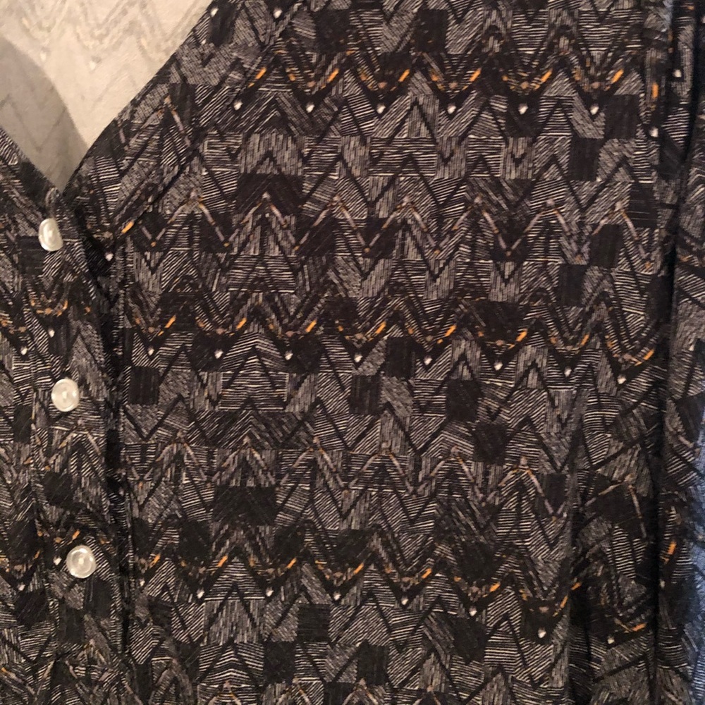 Geometric blouse - Picture 3 of 3